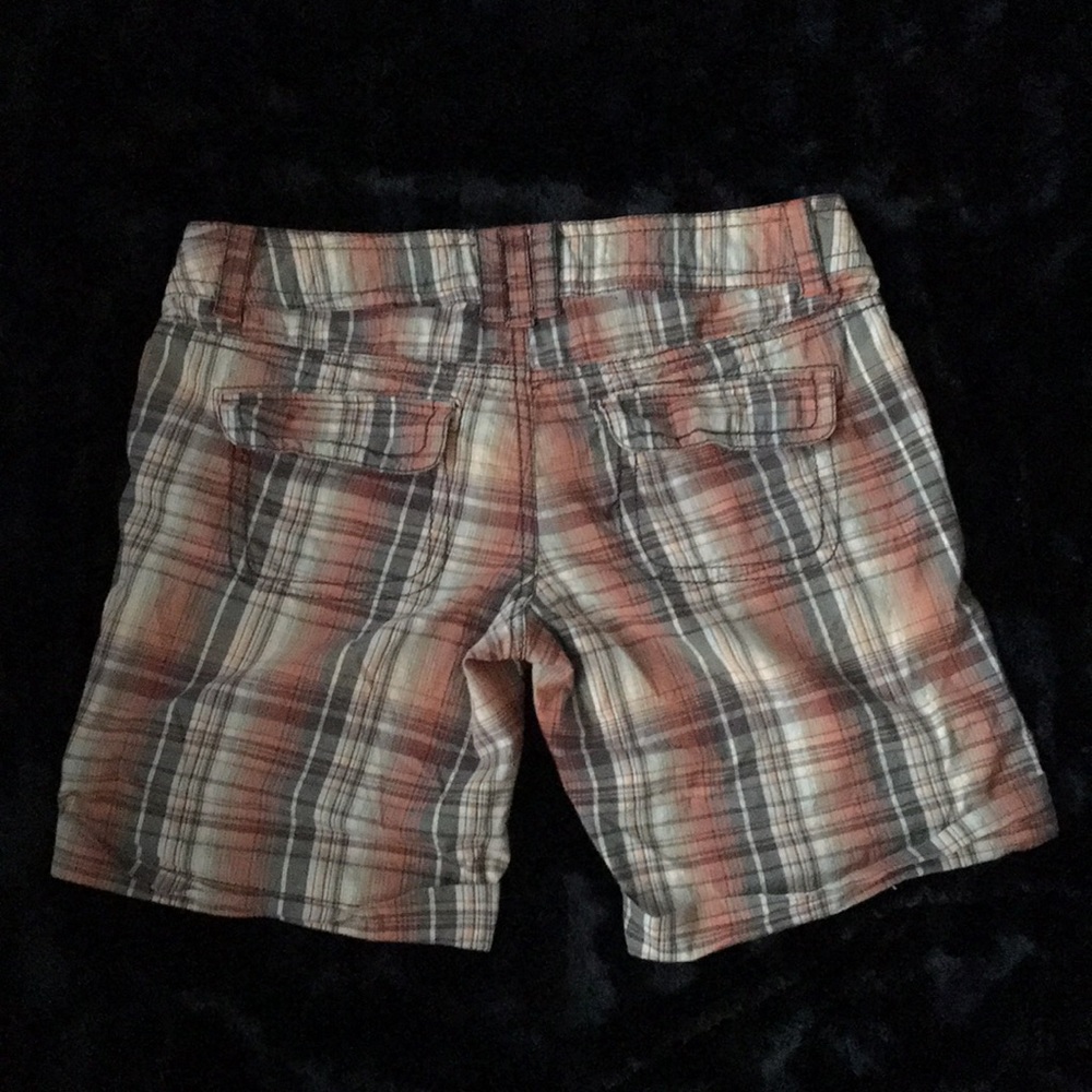 Shorts - Picture 2 of 3